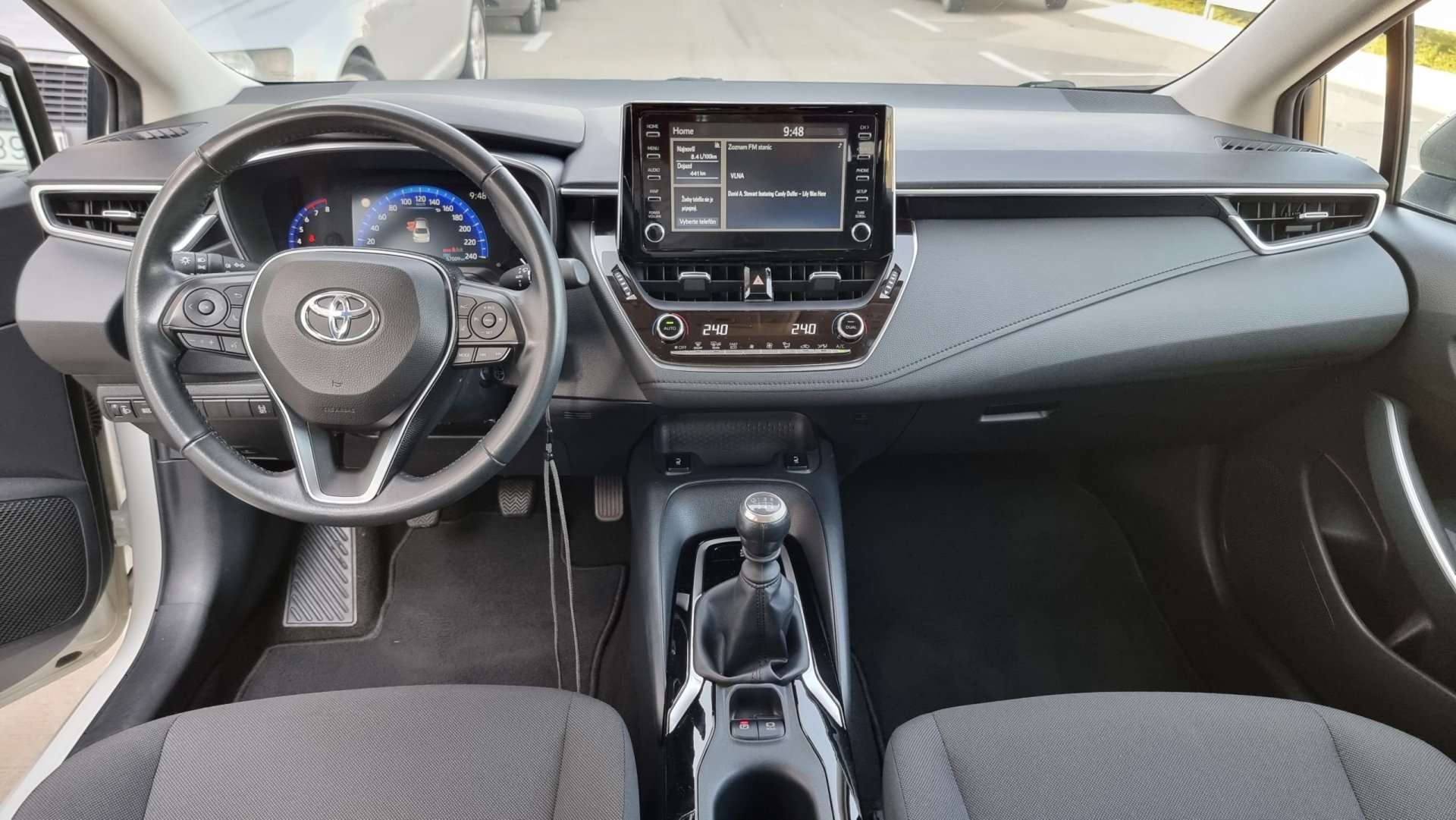 Toyota Corolla Sedan