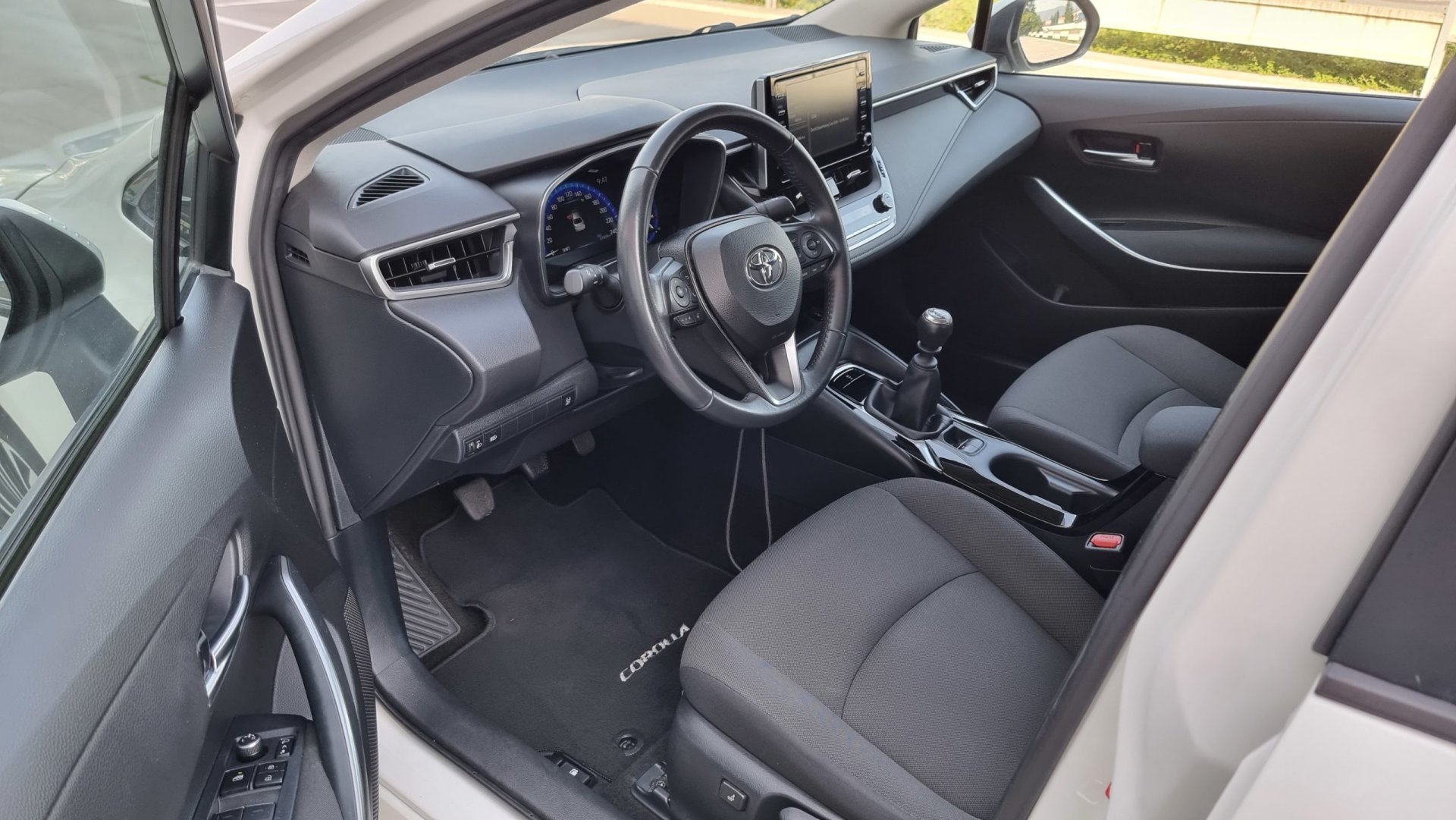 Toyota Corolla Sedan